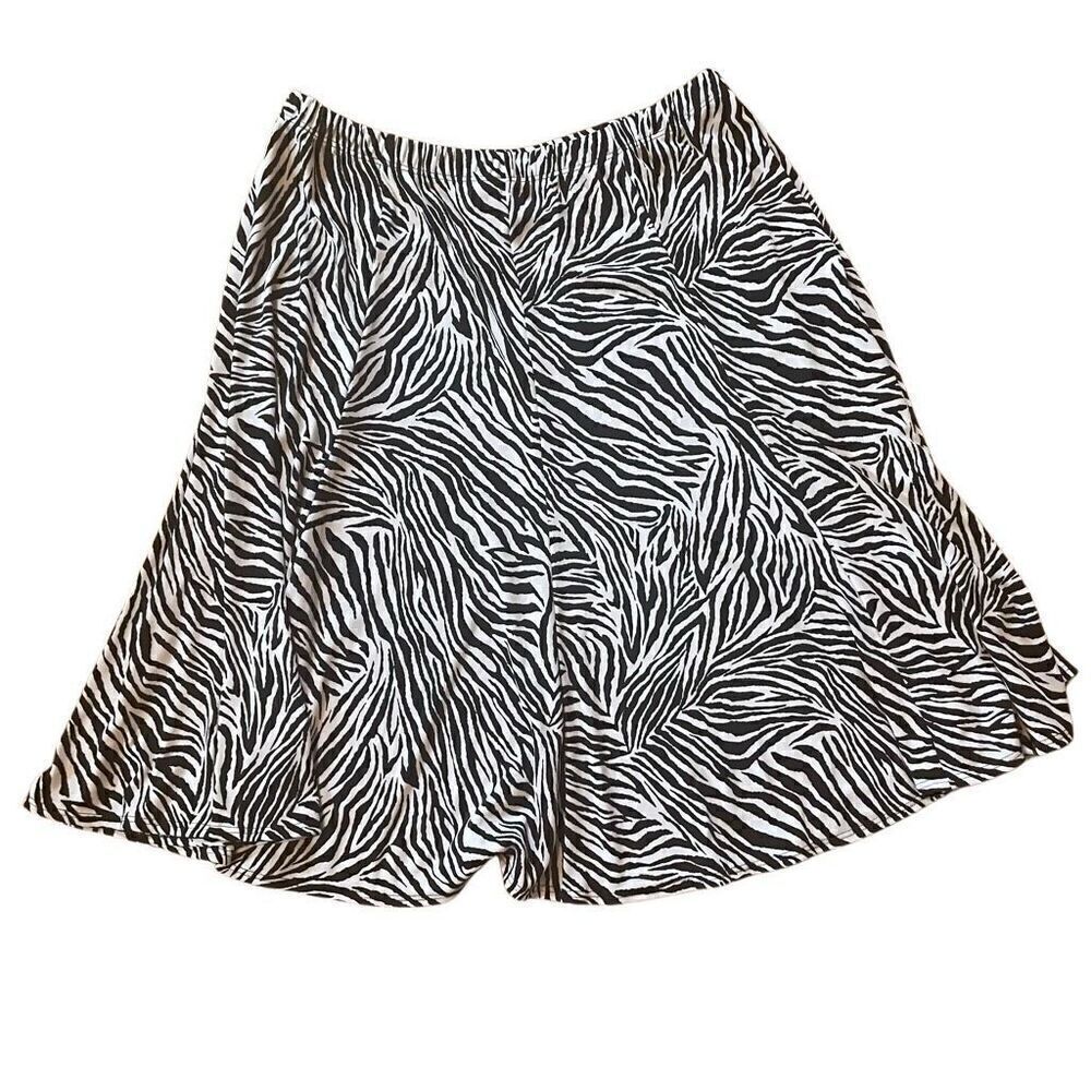 ADDITIONS BY CHICO’S | black and white pattern pull on skirt size 2 or L